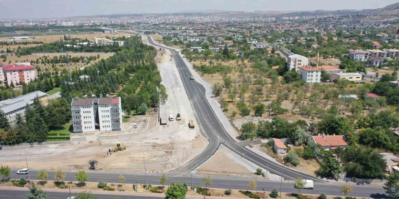Büyükkılıç, İki Bulvarı Birbirine Bağlayan Yeni Yolu İnceledi