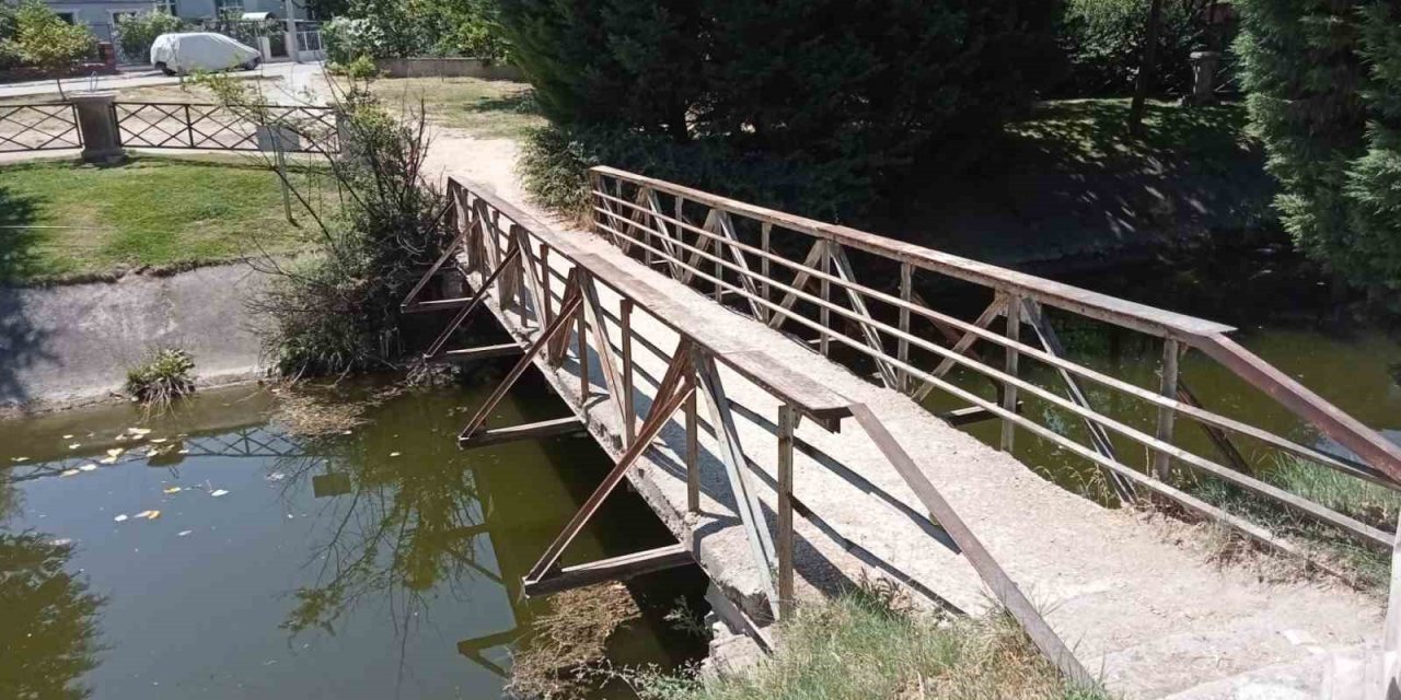 Kanlıkavak Park’ındaki Eski Köprü Vatandaşları Endişelendiriyor