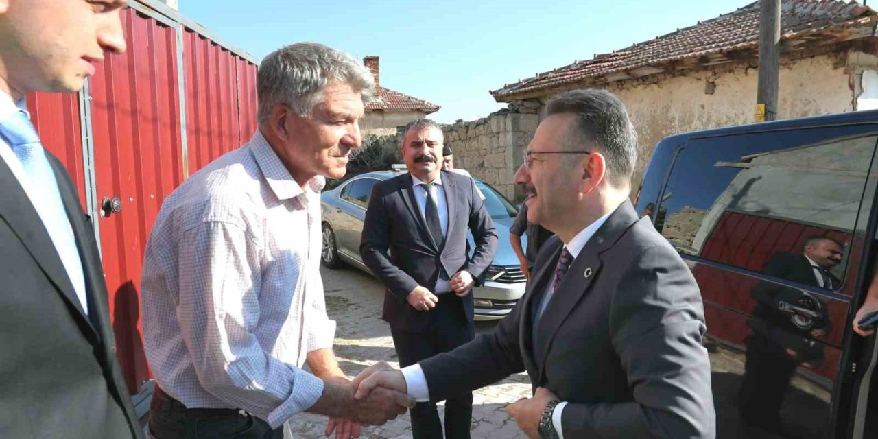 Vali Aksoy Şehit Ailesine Ziyarette Bulundu