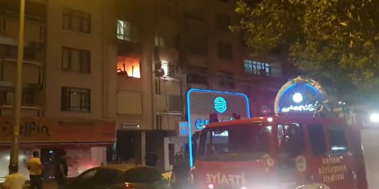 Evde Çıkan Yangın Korkuttu