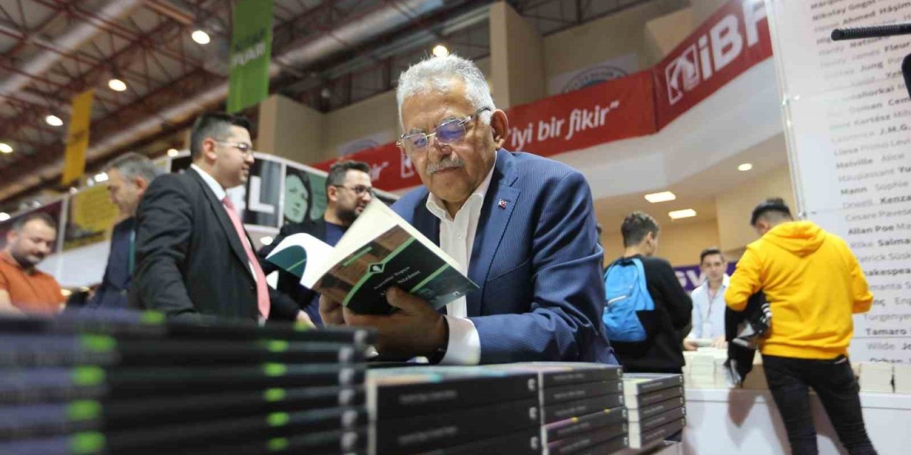 Başkan Büyükkılıç’tan Dünya Kitapseverler Günü’nde 7. Kayseri Kitap Fuarı Müjdesi
