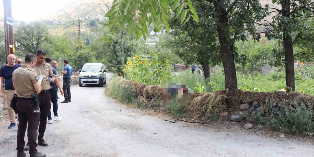 Sokak Ortasında Öldürülen Şahıs Toprağa Verildi