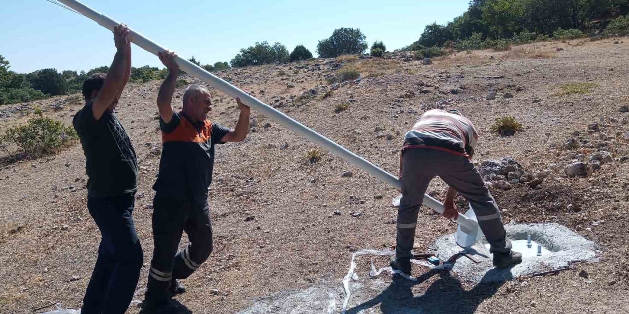 Kahveci Dede Türbesi Ziyaretçilerini Bekliyor