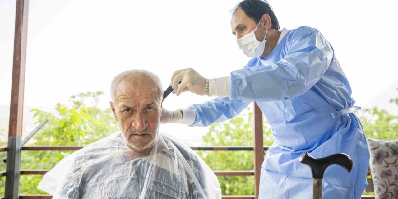 Büyükşehir Belediyesi İhtiyaç Sahibi Vatandaşlara El Uzatmaya Devam Ediyor