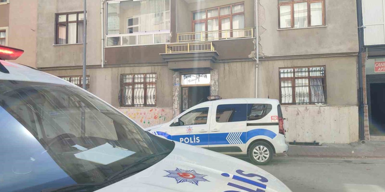 Haber Alınamayan 21 Yaşındaki Genç Evinde Ölü Bulundu