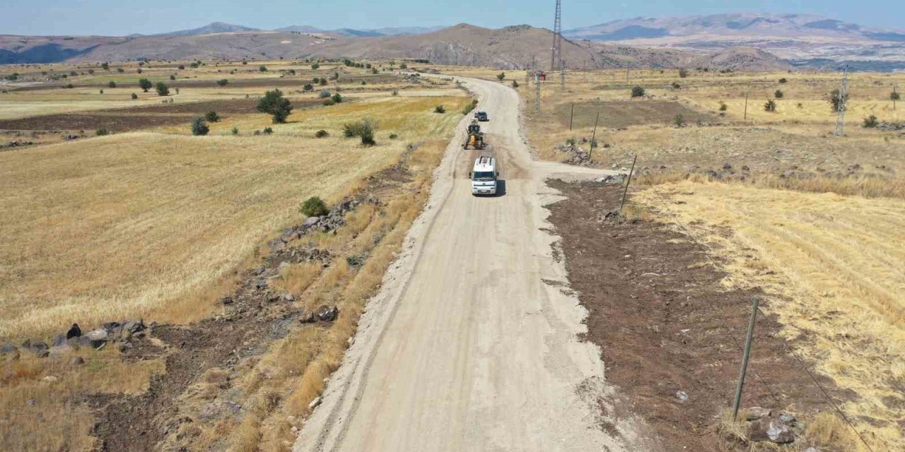 Başkan Büyükkılıç: "22 Kilometrelik Grup Yolda 120 Milyon Tl’lik Çalışma Yapıyoruz"