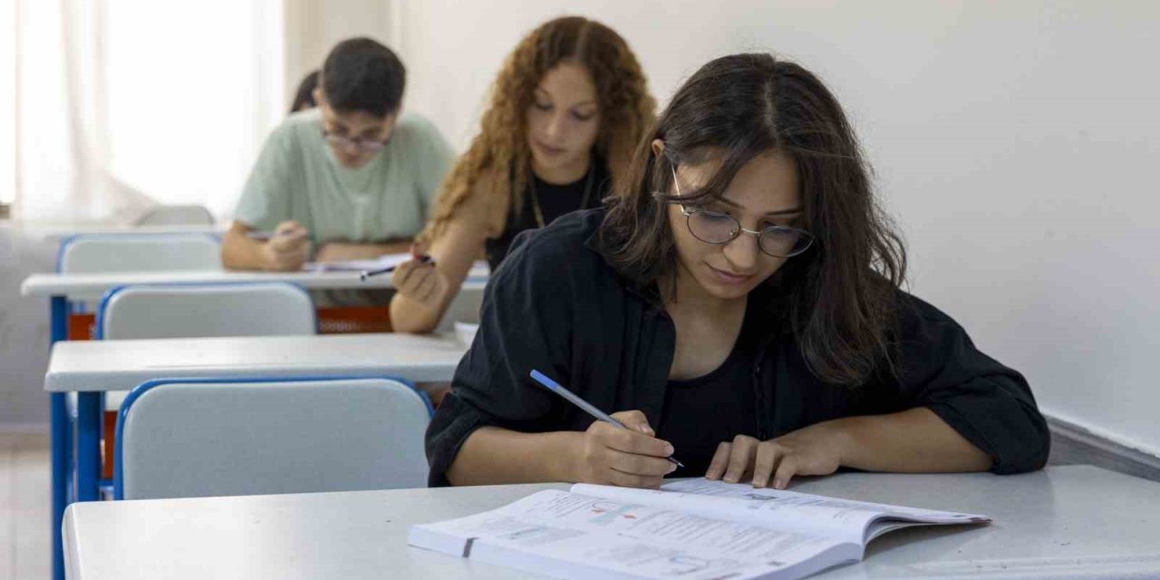 Kurs Merkezlerinde Yks’ye Hazırlanan Öğrencilerden Bin 672’si Üniversiteli Oldu