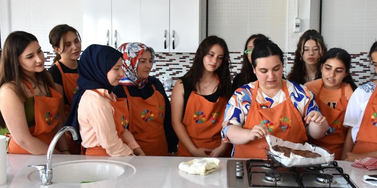 Fatma Çolakbayrakdar: "babaannelerinizin Tariflerini Elden Ele Ulaştırın"