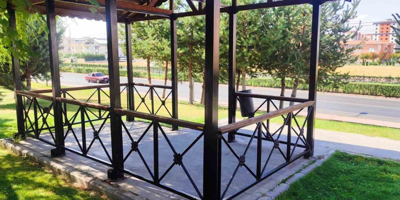 Park, Bahçe Ve Mesire Alanlarında Onarım Çalışması