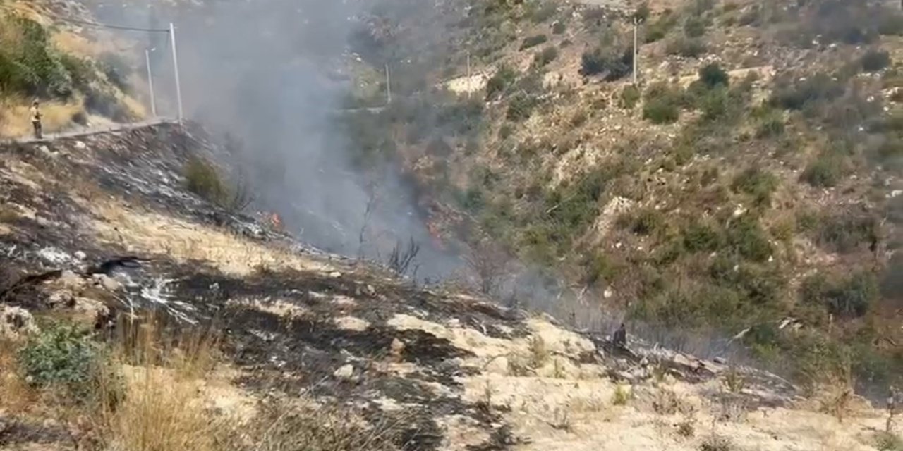 Manavgat’ta Çıkan Yangında, 4 Dönüm Örtü Ve Çalılık Alan Zarar Gördü