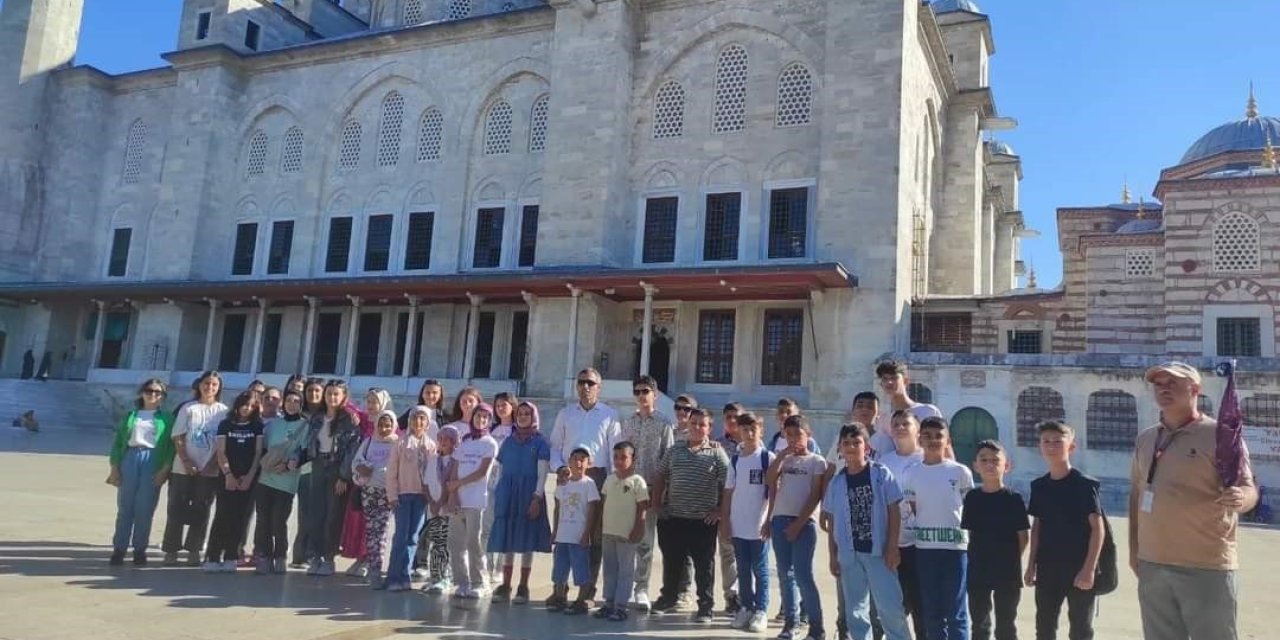 Karapınar’da Kur’an Kursu Öğrencilere İstanbul Gezi Hediyesi