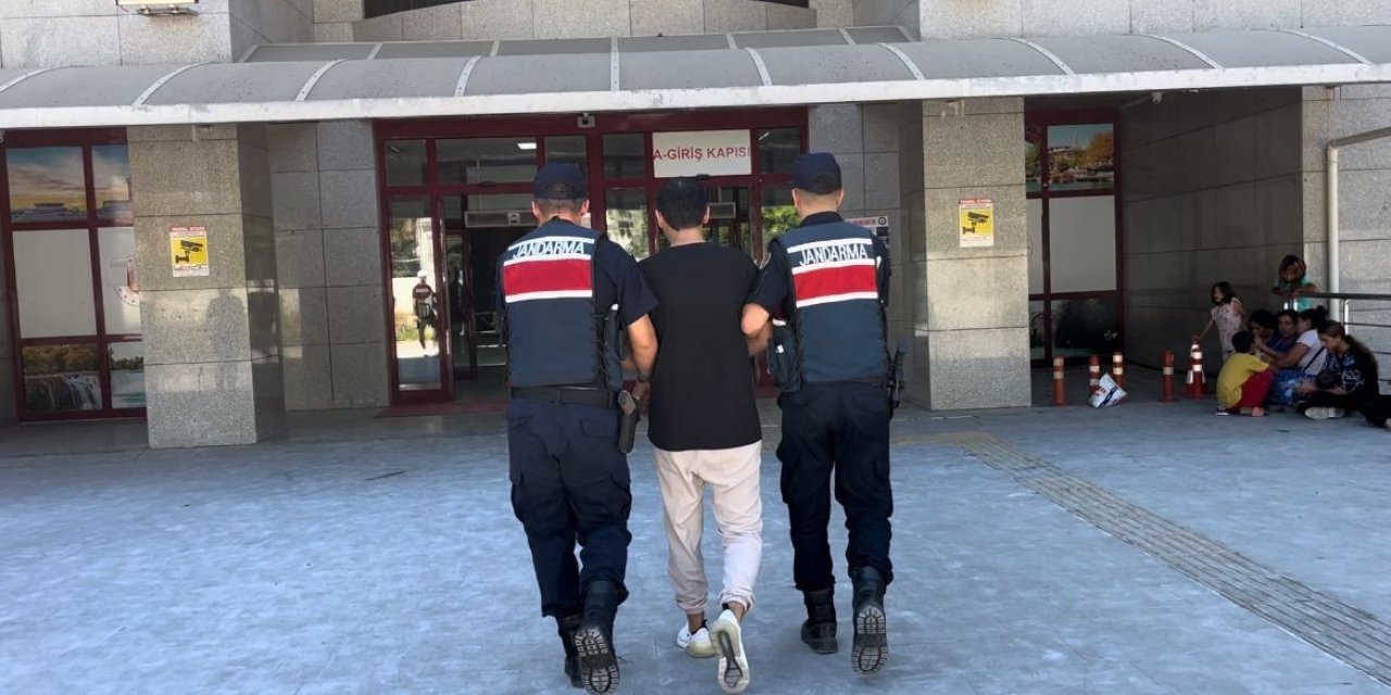 24 Yıl Hapis Cezasıyla Aranan Şahıs, Arkadaşının Evinde Saklanırken Yakalandı