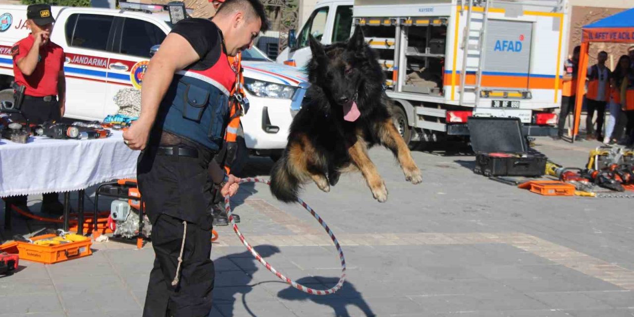 Marmara Depremi’nde Hayatını Kaybedenler Anıldı