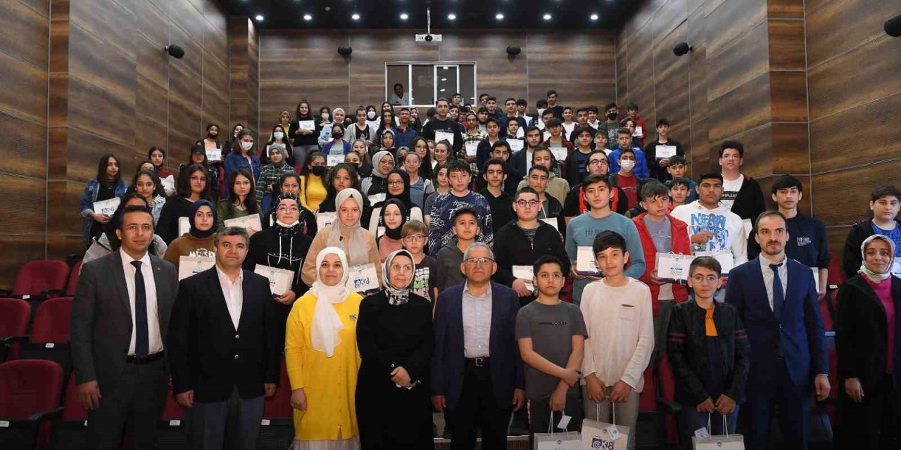 Başkan Büyükkılıç: "ücretsiz Kurslarımız İle Üniversite Kazandılar"