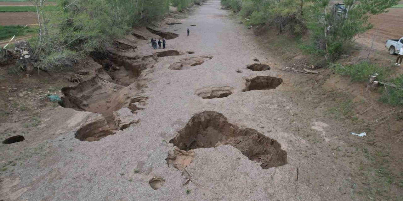 Konya Ovasında Yeni Obruklar Oluşuyor, Yeraltı Su Seviyesinde 1 Yılda Yaklaşık 20 Metre Düşüş Var