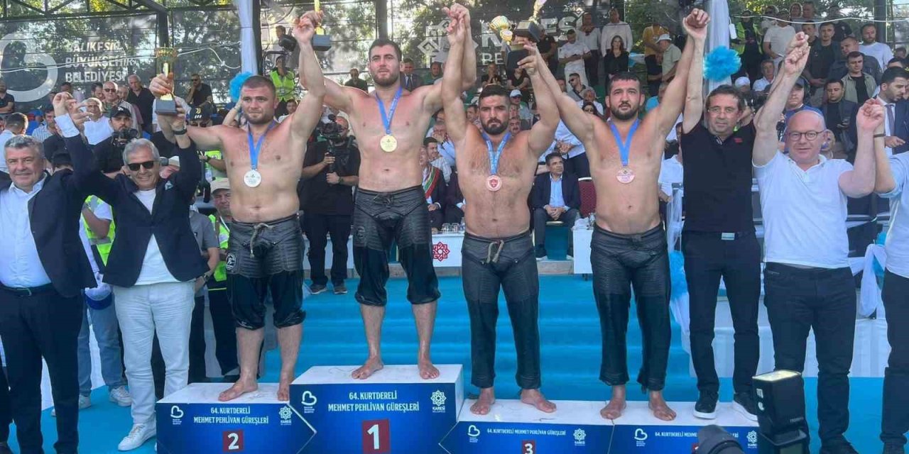 Kemer Belediye Pehlivanı Balıkesir’de 3. Oldu
