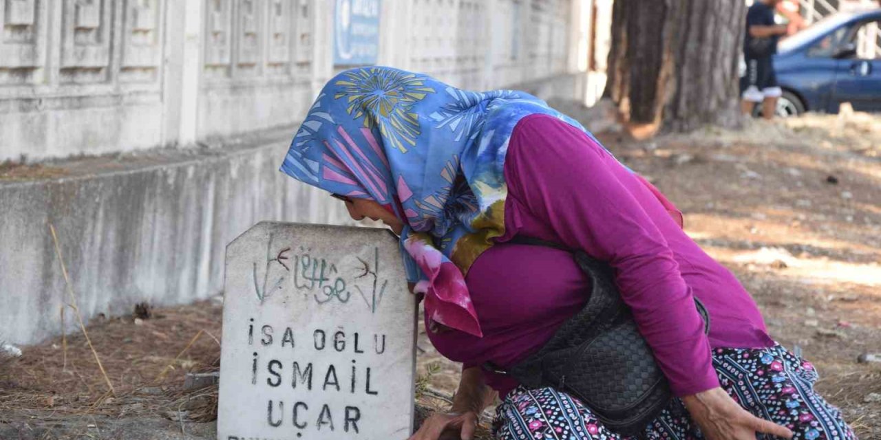 Sahipsiz Çocuk Mezarının Altından Göz Yaşartan Dram Çıktı