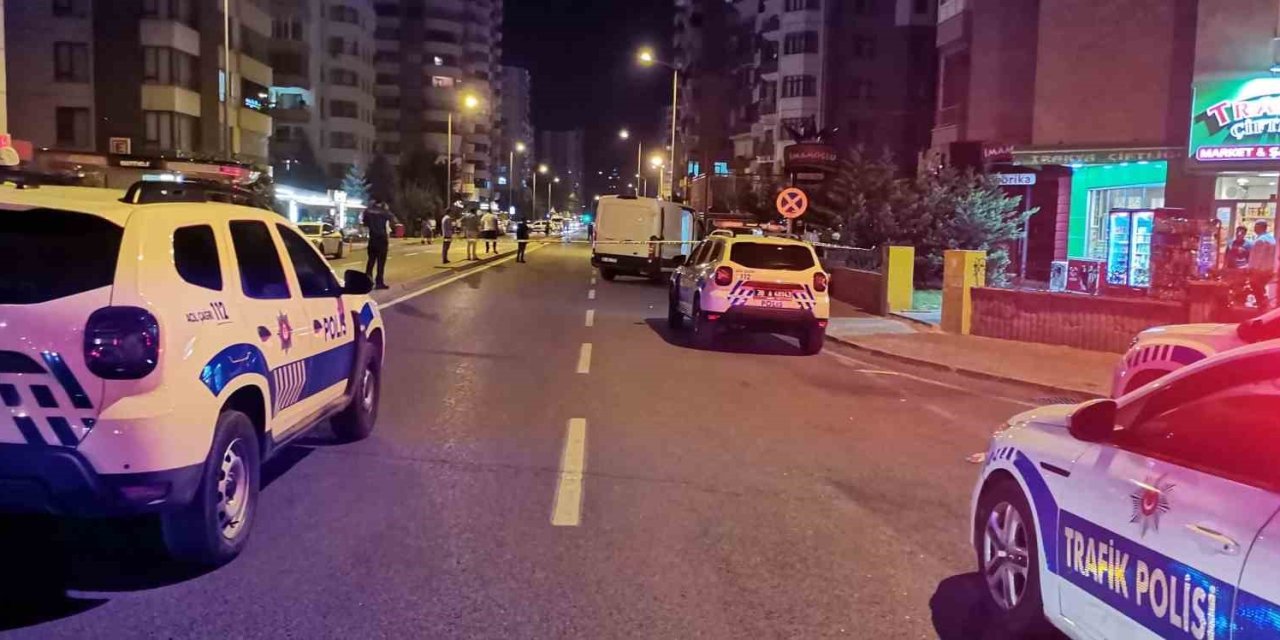 Kayseri’de Şüpheli Paket Fünye İle Patlatıldı