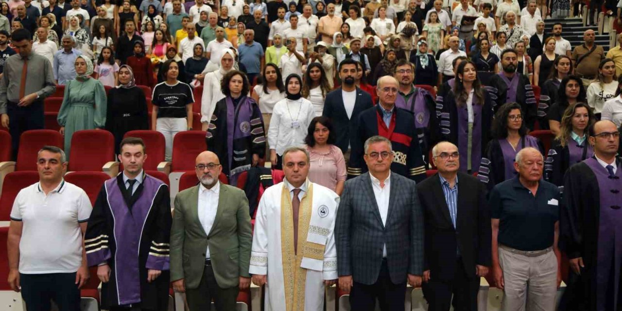 Erü Diş Hekimliği Fakültesi 15. Dönem Mezunlarını Verdi