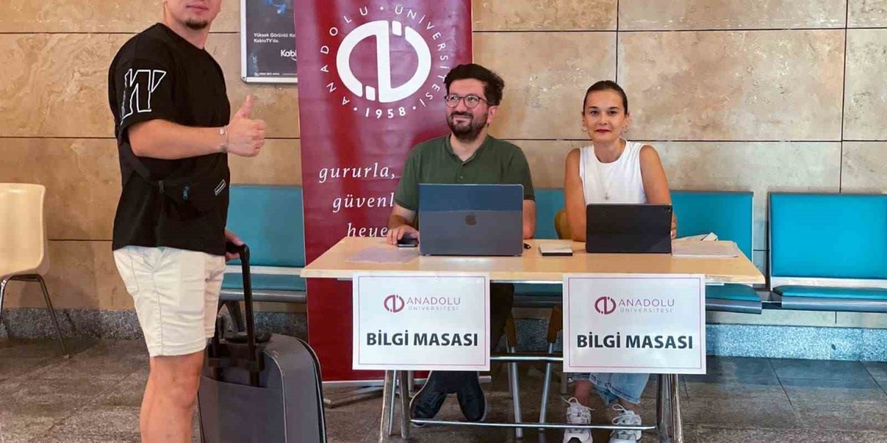 Anadolu Üniversitesinden Eskişehir’e Yeni Gelen Öğrencilere Sıcak Karşılama