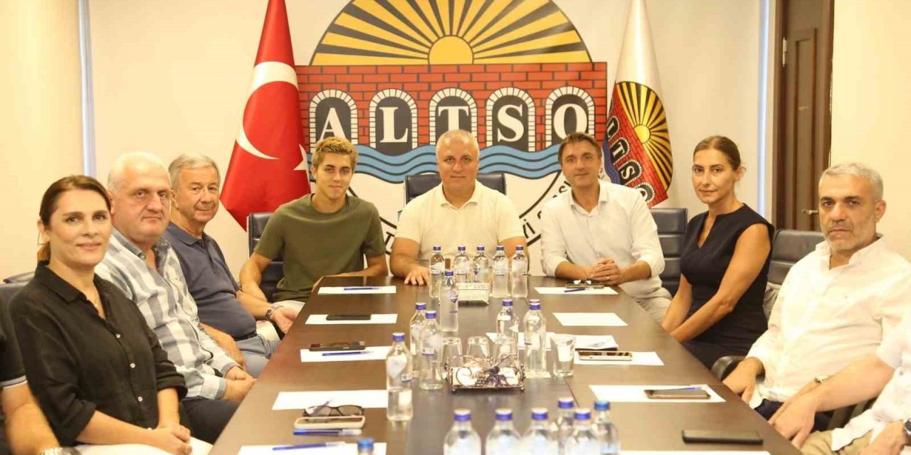 Eskrim Dünya Şampiyonundan Başkam Erdem’e Ziyaret