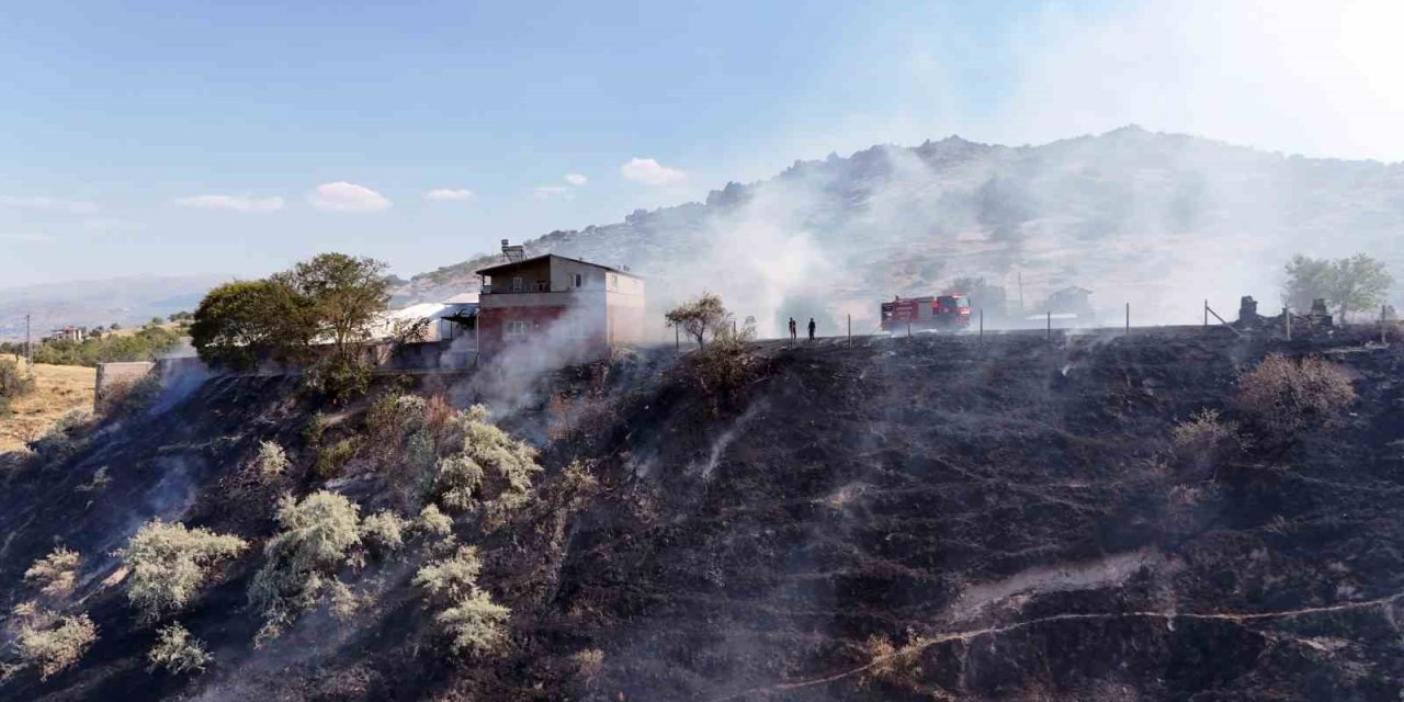Kayseri’de Korku Dolu Anlar: Evin Etrafını Alevler Sardı