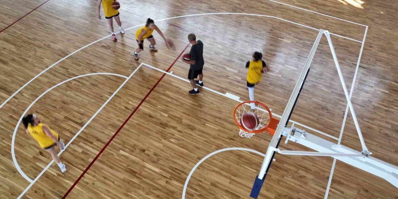 Erciyes Yüksek İrtifa Kamp Merkezi, Basketbol Takımlarını Ağırlıyor