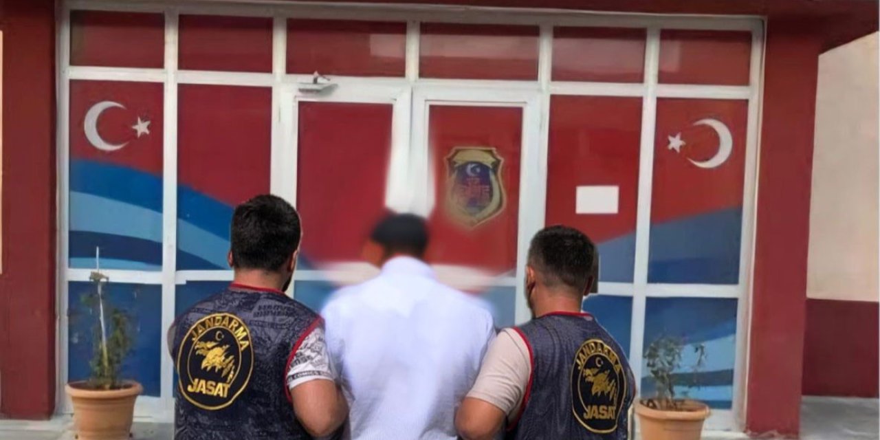 Katil Zanlısı Sahte Kimlik Ve Tabancayla Saklandığı Yerde Yakalandı