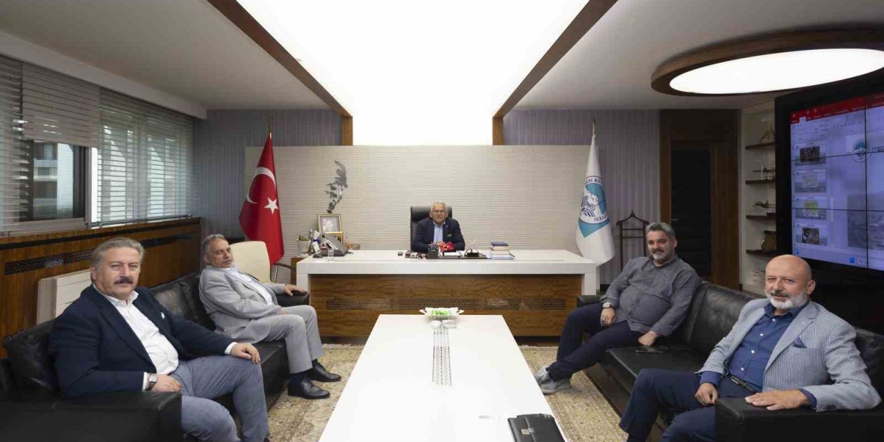 Büyükkılıç; Başkanlarla Büyükşehir’de Bir Araya Geldi