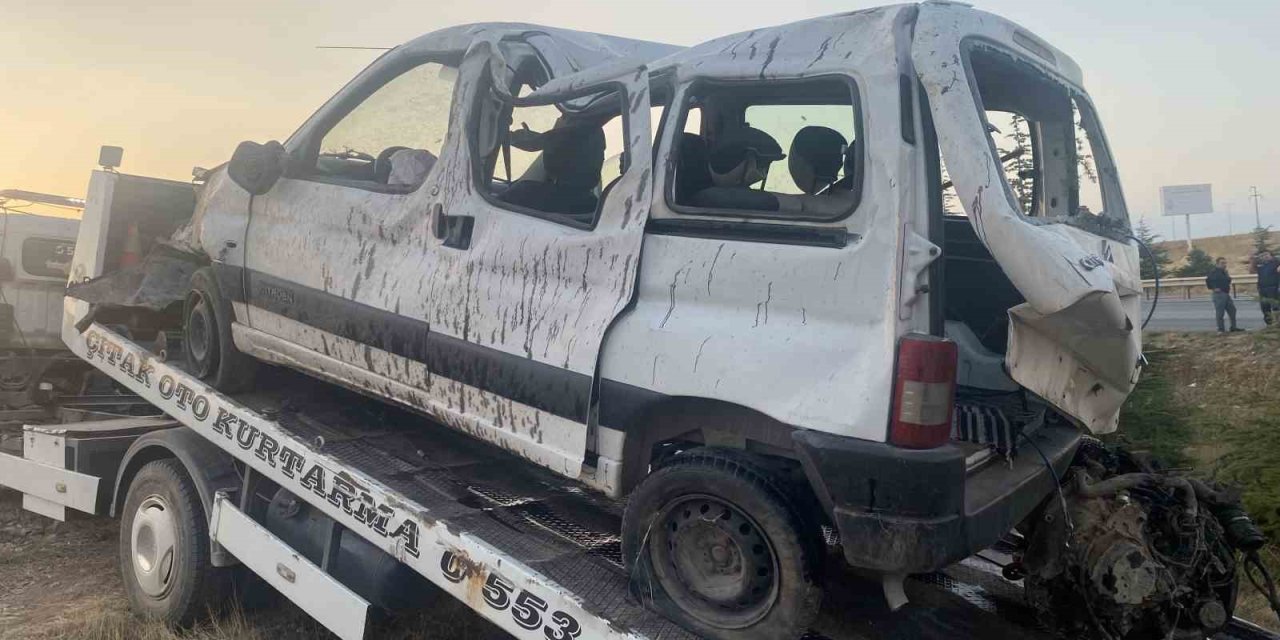 Şarampole Yuvarlanan Aracın Sürücüsü Hayatını Kaybetti