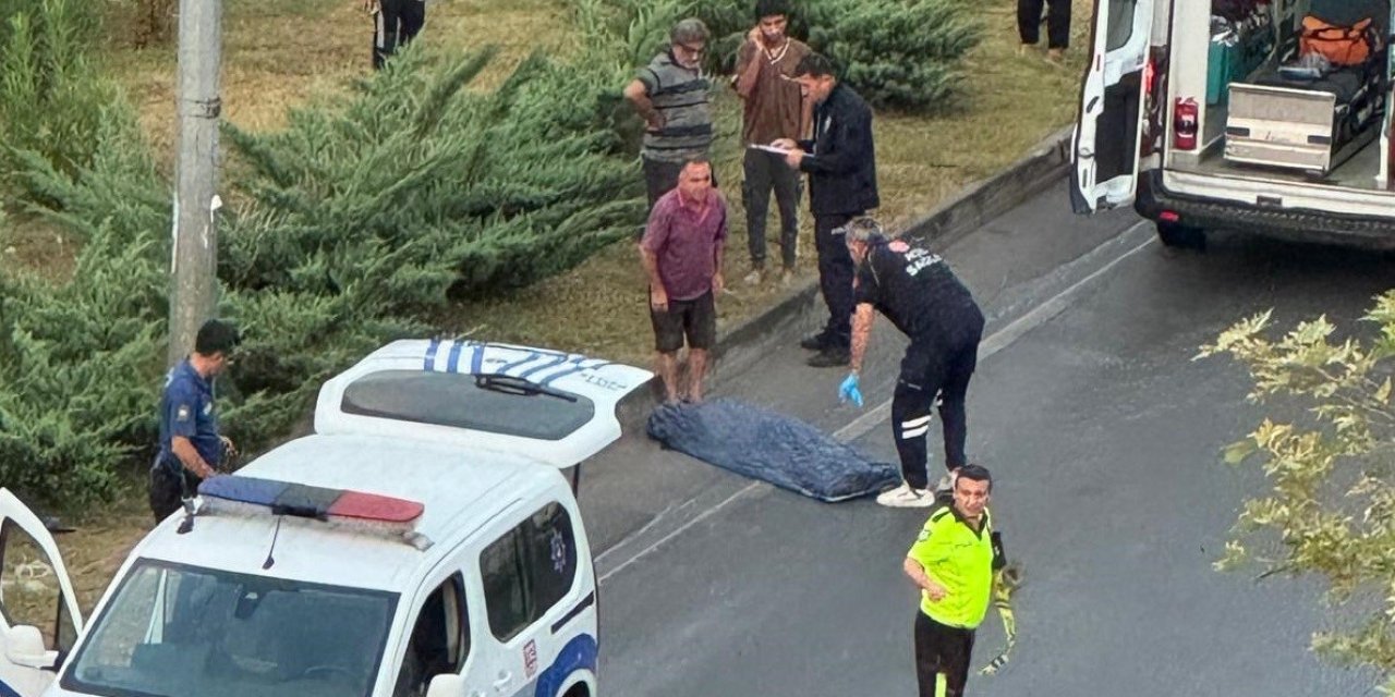 Refüje Çarpan Motosikletin Sürücüsü Hayatını Kaybetti