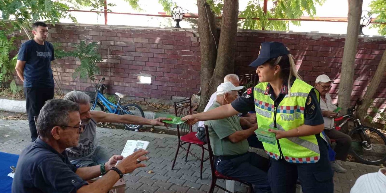 Jandarma Akseki’de Trafik Eğitimi Verdi