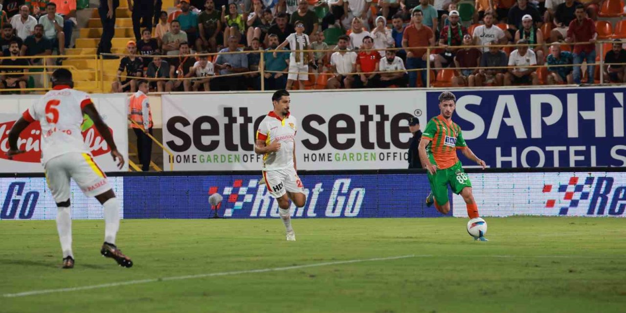 Trendyol Süper Lig: Corendon Alanyaspor: 0 - Göztepe: 1 (ilk Yarı)