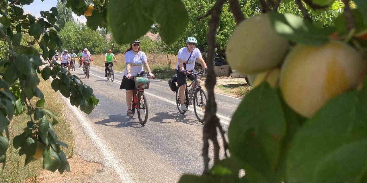 Bisiklet Ve Paraşüt Sevdalıları Mersin Erdemli’de Buluştu