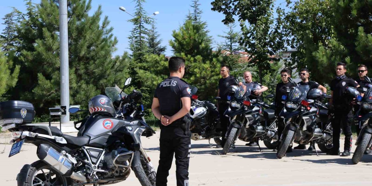 Motosikletli Polisler Vatandaşa Güven Veriyor