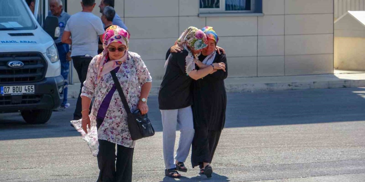 Antalya’daki Huzurevi Yangınında Hastaneye Kaldırılan 2 Kişiden Acı Haber