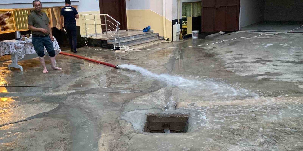 Konya’da Şiddetli Yağmur Sele Neden Oldu