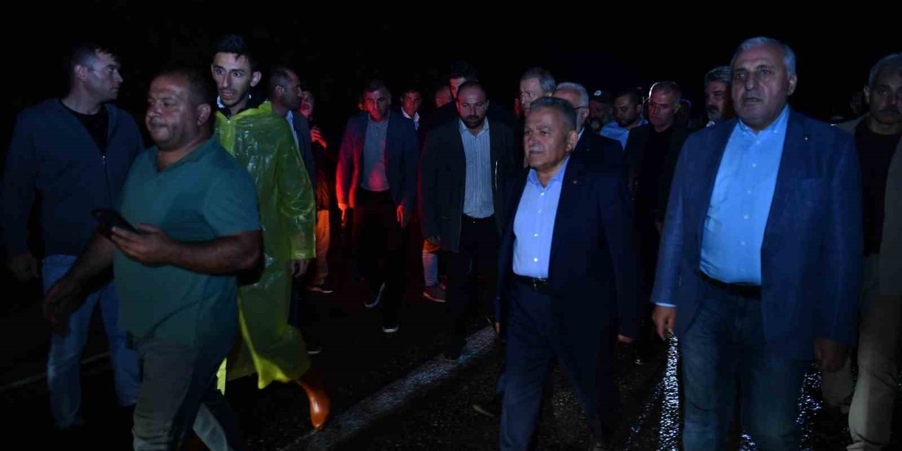 Kayseri Büyükşehir, Tüm İmkânlarıyla Bünyan’daki Sel Bölgesinde Yaraları Sarıyor