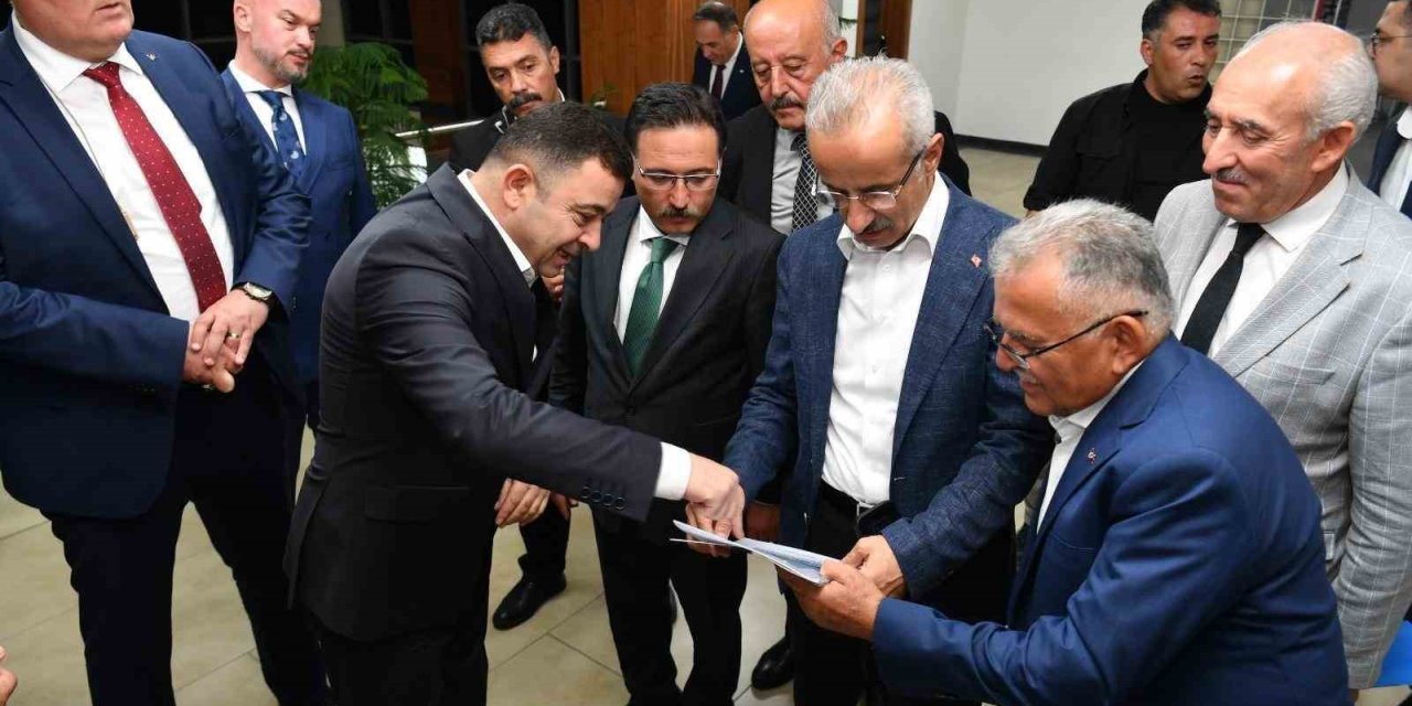 Kayseri Osb Başkanı Yalçın, Bakan Uraloğlu’na Sanayicinin Taleplerini İçeren Dosya Sundu
