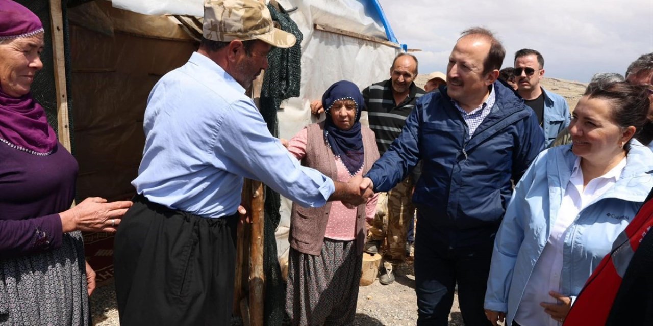 Vali Pehlivan, Yörükleri Yayladaki Çadırlarında Ziyaret Etti
