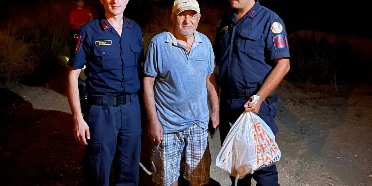 Kaybolan Alzheimer Hastası Yaşlı Adam Jandarma Tarafından Ormanda Bulundu