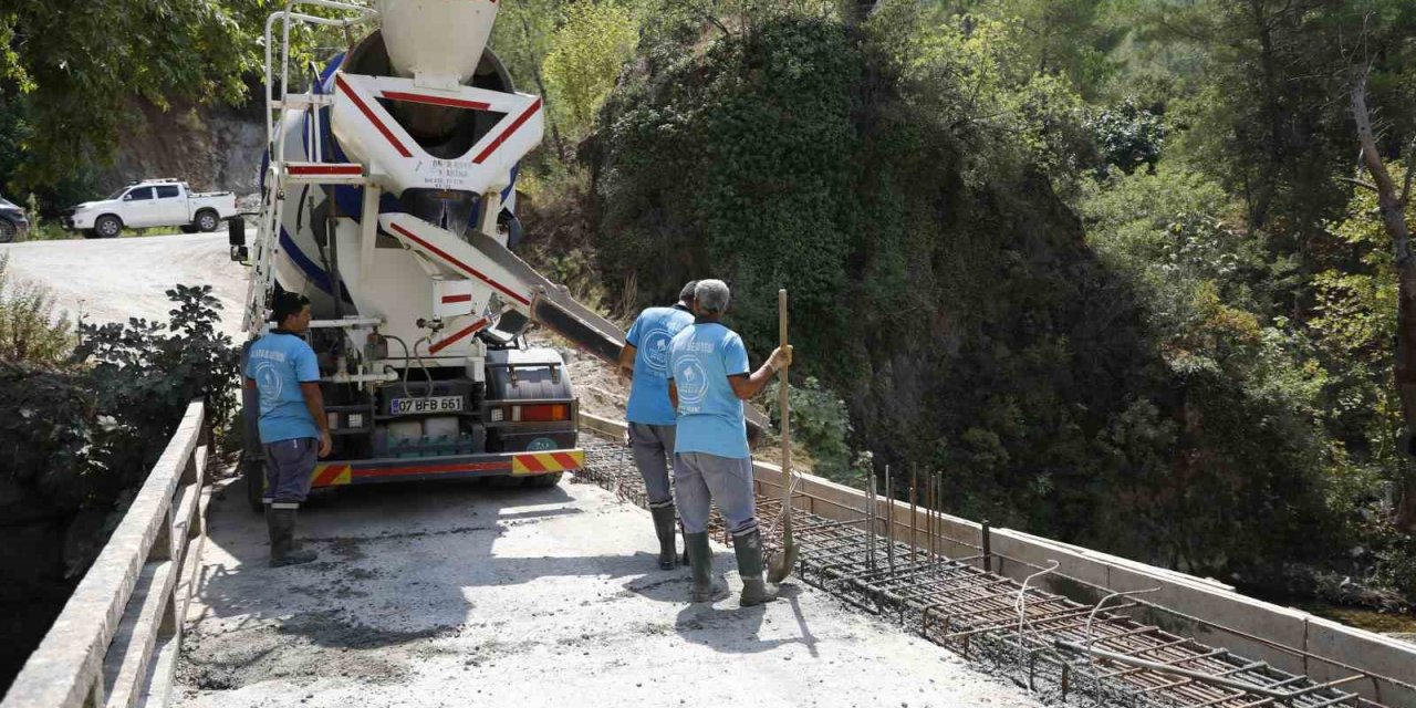 Alanya’da 64 Yıllık Köprüyü Yeniliyor
