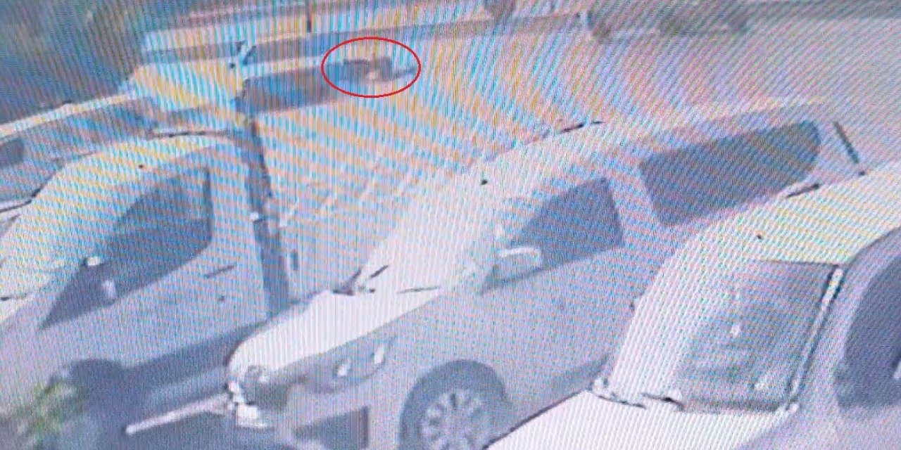 Otomobille Çarpışıp Savrulan Motosiklet Sürücüsü Ölümden Kıl Payı Kurtuldu