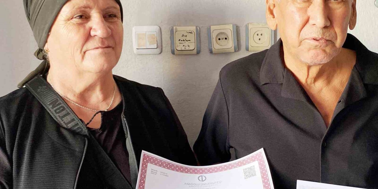 70 Yaşında Üniversite Mezunu Oldu