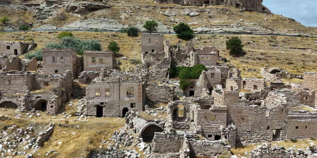Sular Çekildi, Mahalle Ortaya Çıktı
