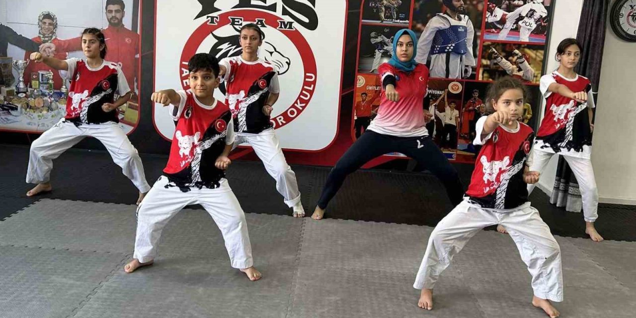 Minik Taekwondocular Kuşak İmtihanı Oldu