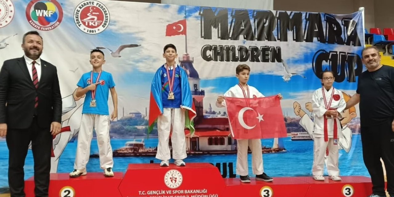 Eskişehirli Gençler Madalya İle Döndü