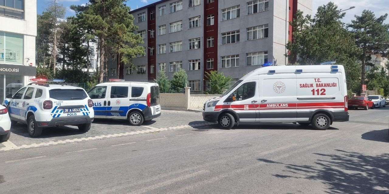 Tabancayla Oynarken Kazayla Kendini Vurdu