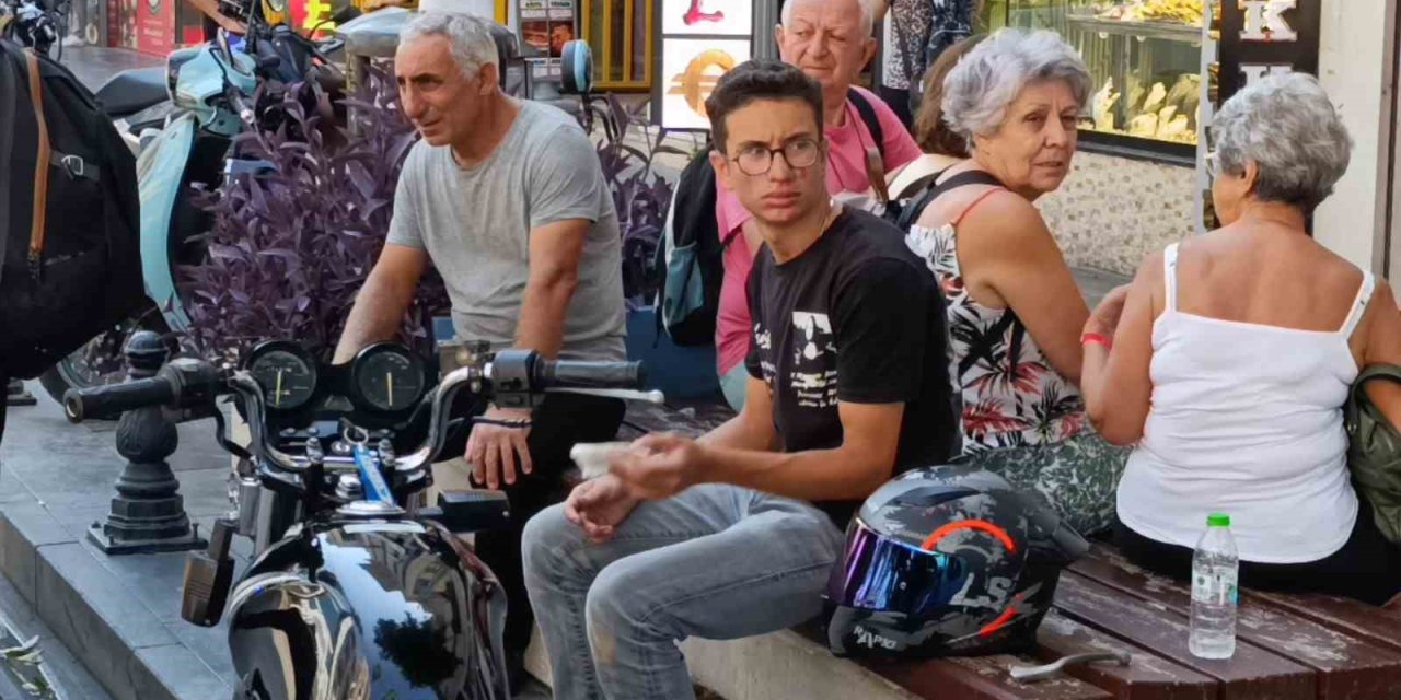 Kaza Yaptırdı, Olay Yerinden Kaçtı