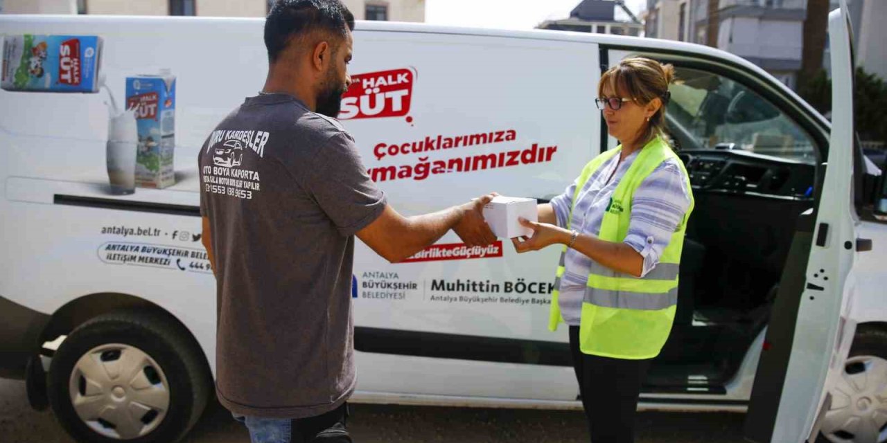 Antalyalı Ailelere Halk Süt Ve Halk Mama Desteği